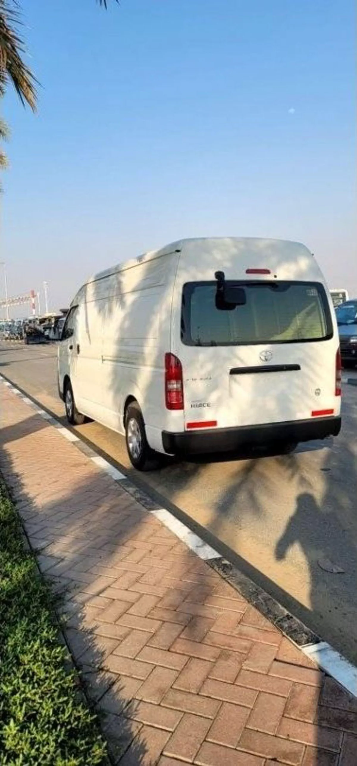 Toyota Hiace GL HIACE 2.5L HIROOF CARGO  PETROL-2-0