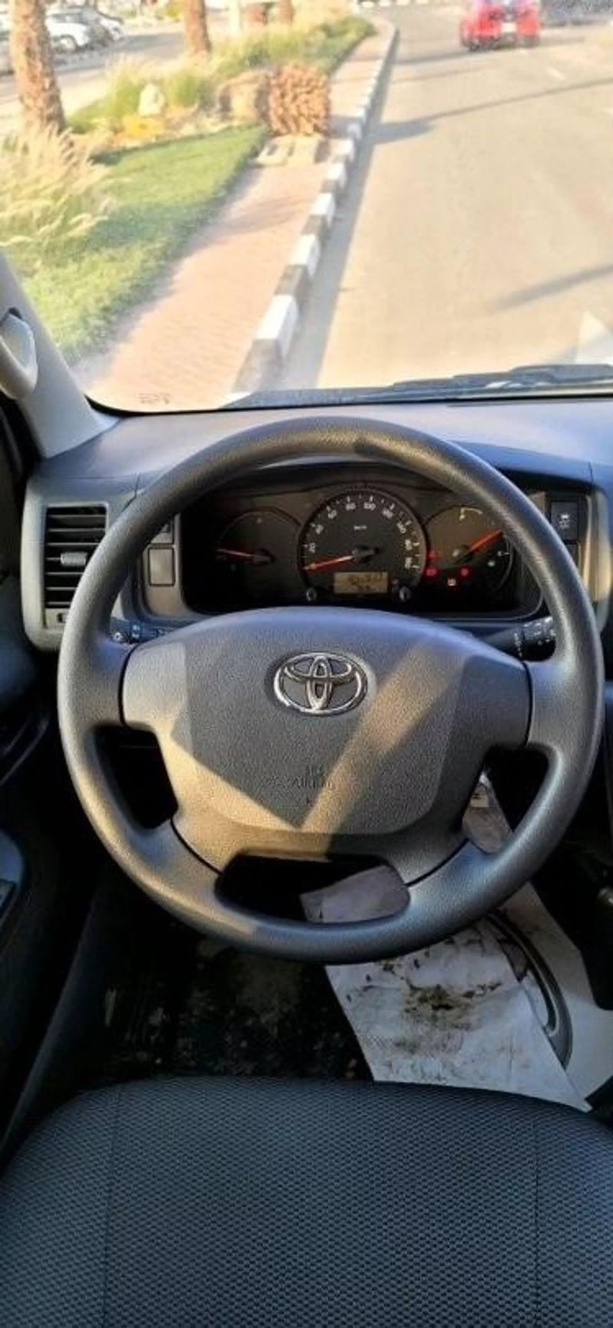 Toyota Hiace GL HIACE 2.5L HIROOF CARGO  PETROL-6-0