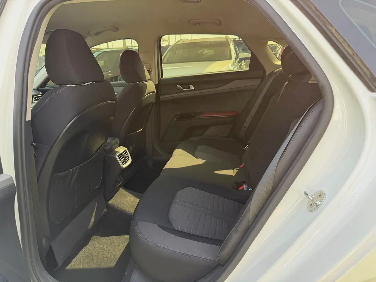 KIA K5 —2021–GCC—FREE ACCIDENT—LOW MILAGE—EXCELLENT CONDITION-6-6