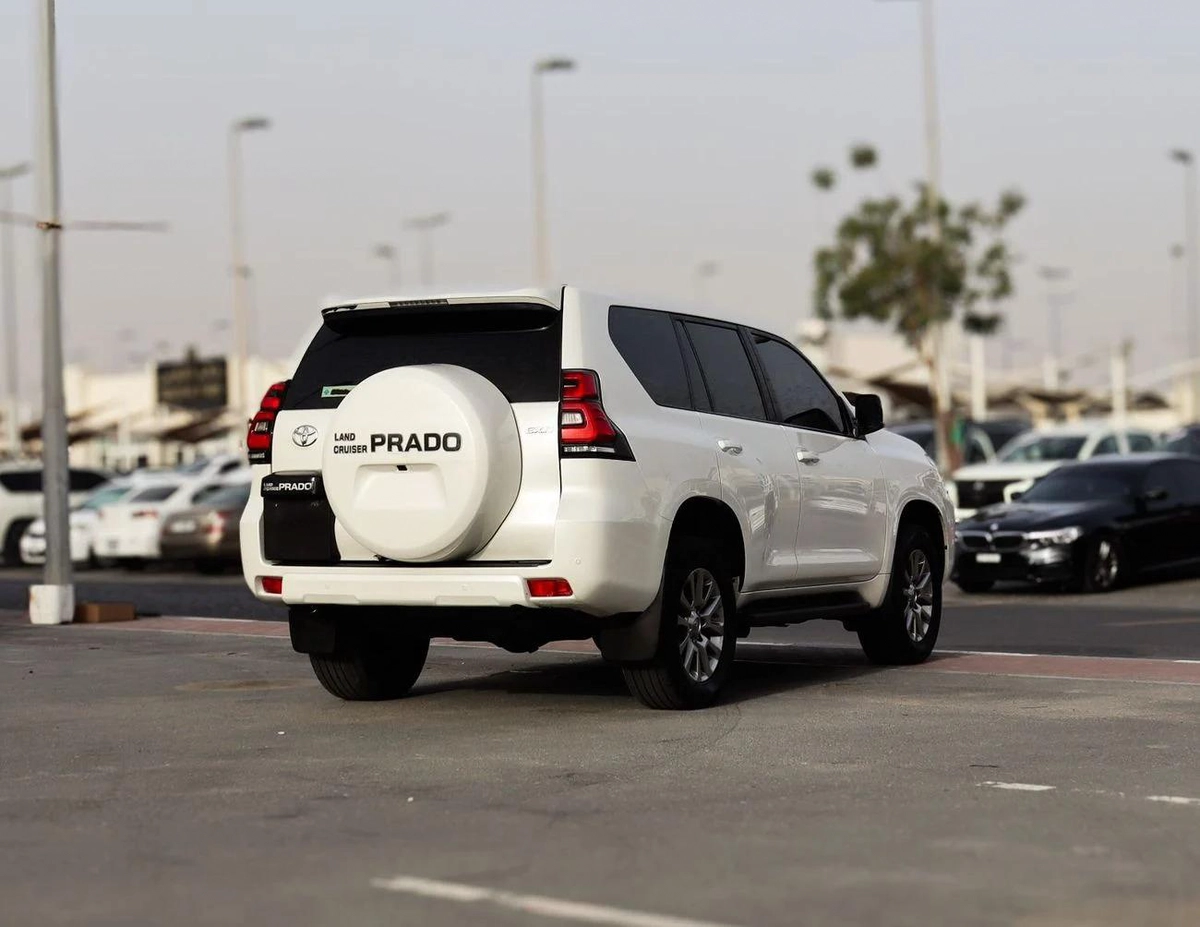 Toyota Prado EXR Toyota Prado | 4.0 L | 2019 | GCC | Accident-Free | In Excellent Condition-8-8