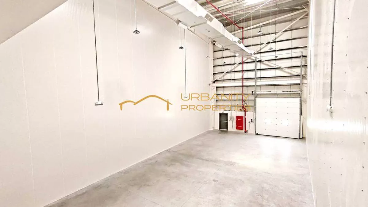 Warehouse with Office in Dubai Silicon Oasis – 3,767 Sq. Ft. | Immediate Possession