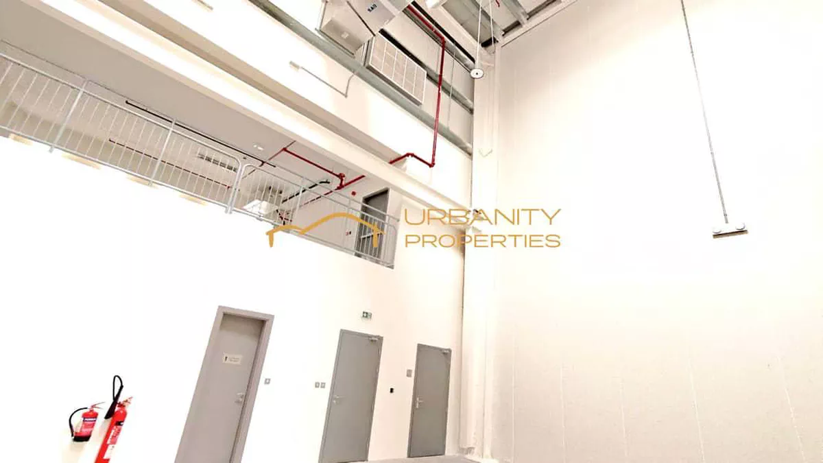 Warehouse with Office in Dubai Silicon Oasis – 3,767 Sq. Ft. | Immediate Possession-7-7