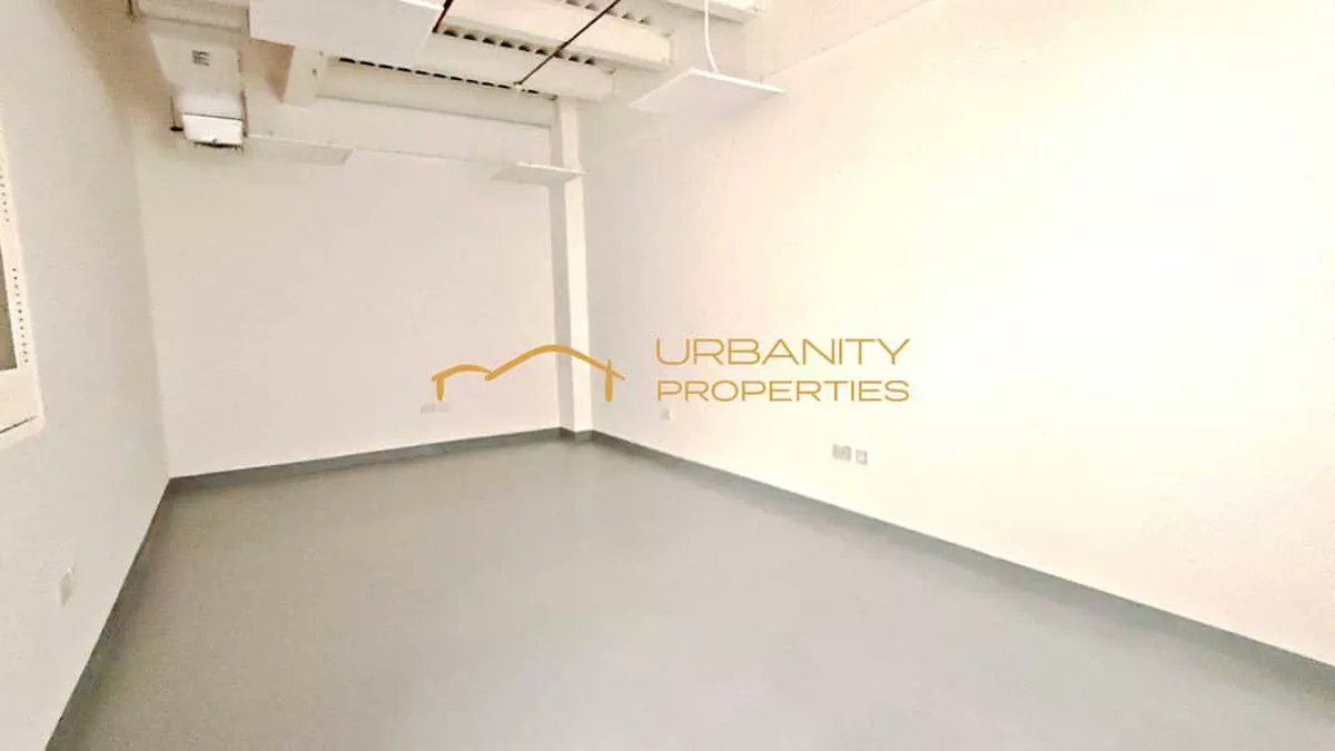 Warehouse with Office in Dubai Silicon Oasis – 3,767 Sq. Ft. | Immediate Possession-5-5