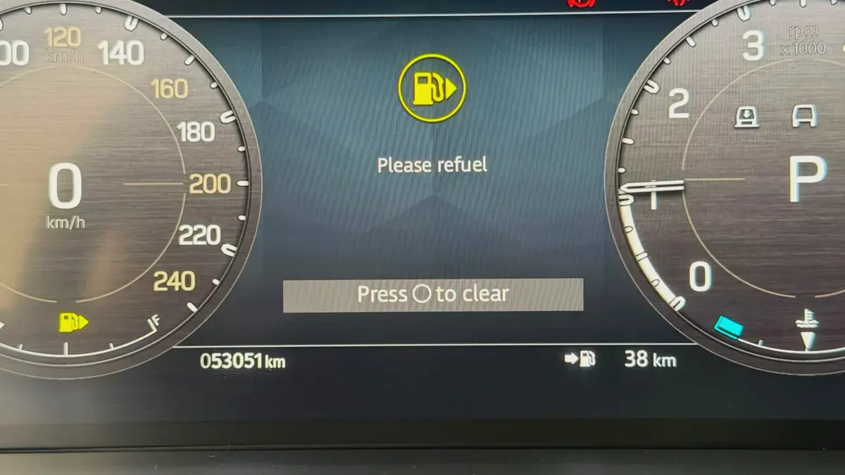 Land Rover Defender HSE P400 2024 | Gcc Specs | Under warranty-10-10