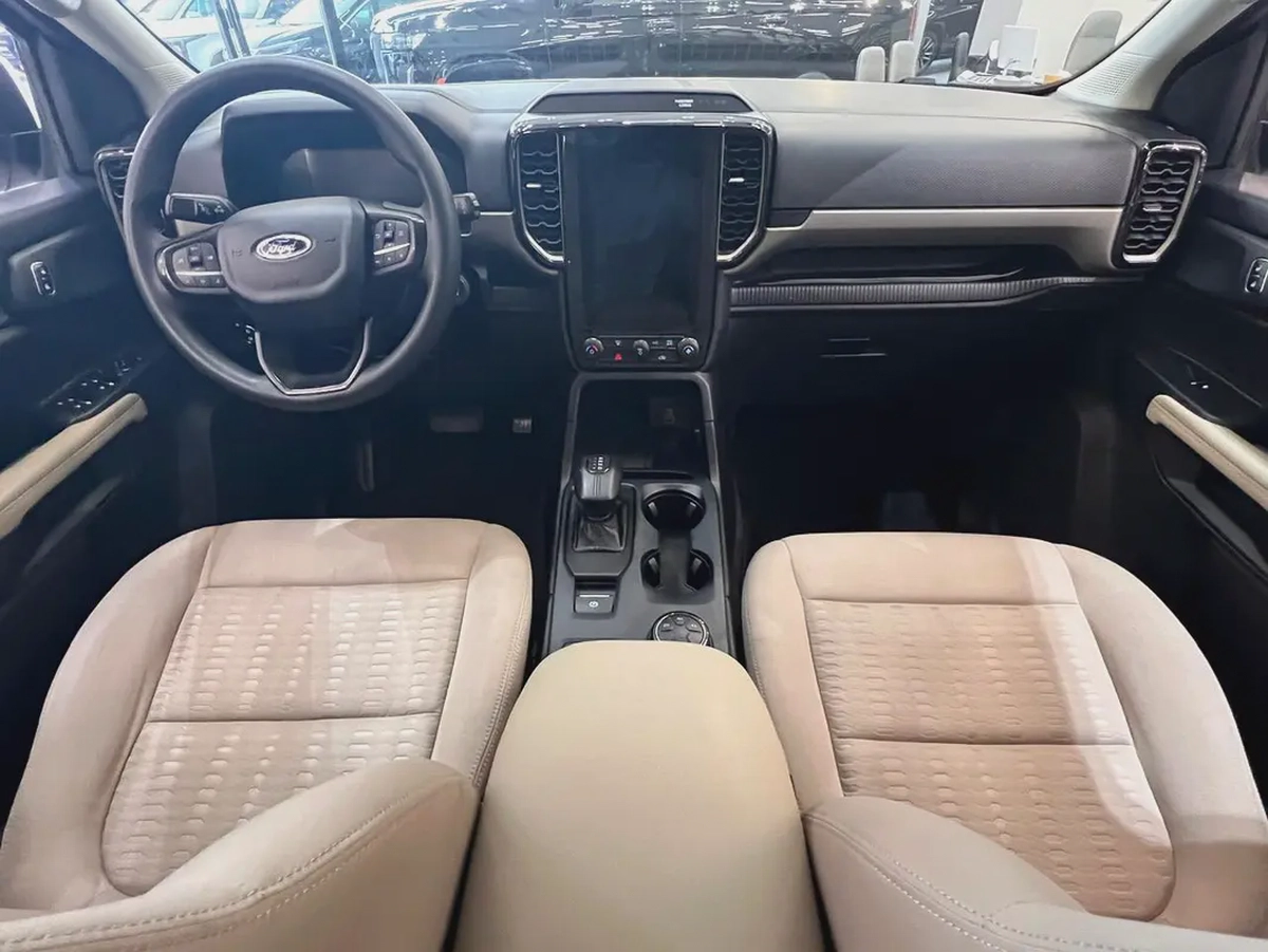 !! 2024 !! Ford | Everest | XLS | GCC | 7-Seater | Just 52000 Driven-16-16
