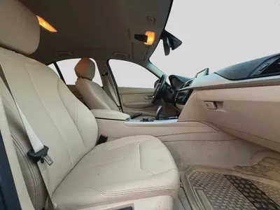 BMW 320i | 2.0L TURBO | 184 HP | GCC SPECS | 2017-15