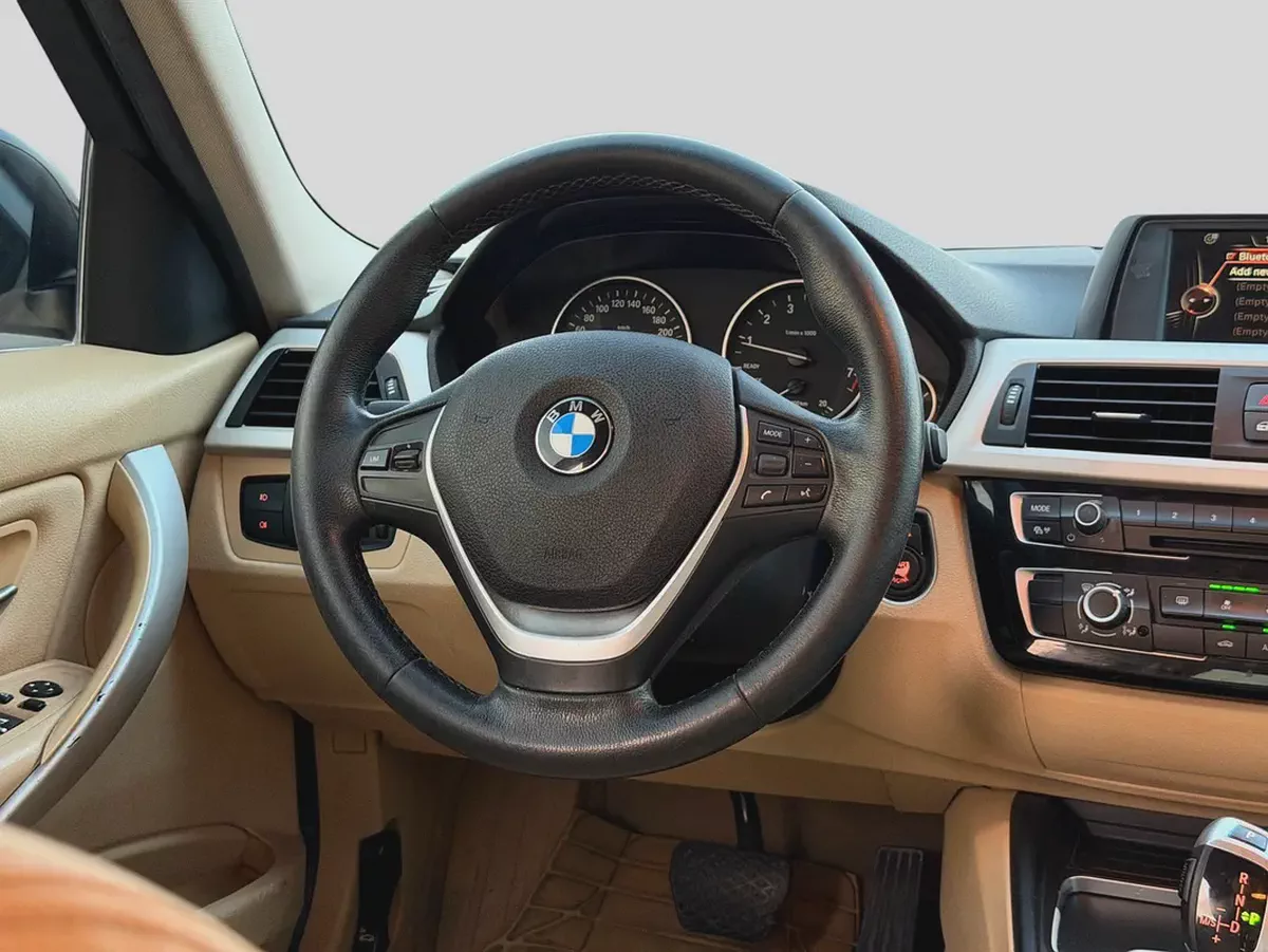 BMW 320i | 2.0L TURBO | 184 HP | GCC SPECS | 2017-14-14