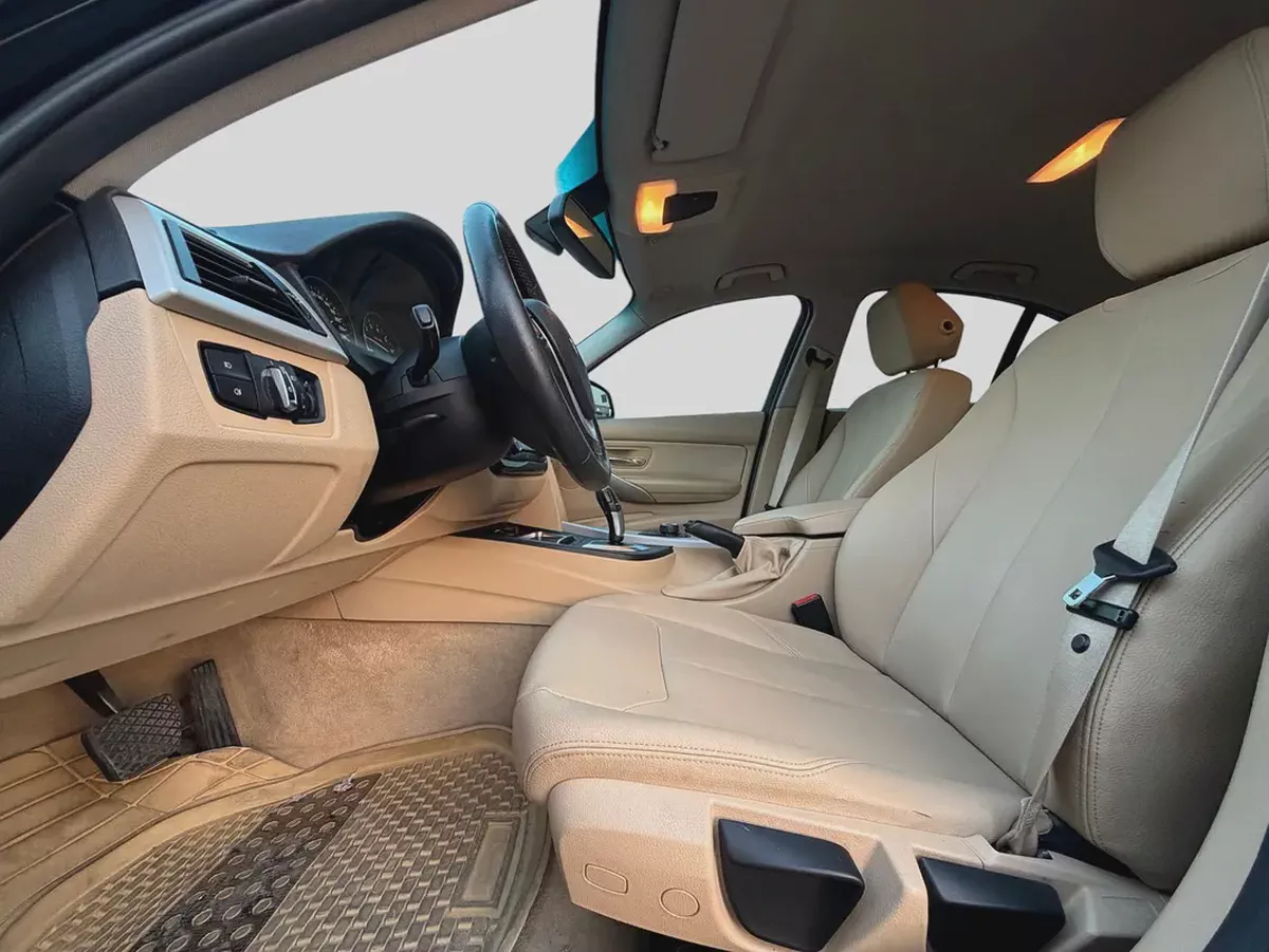 BMW 320i | 2.0L TURBO | 184 HP | GCC SPECS | 2017-16-16