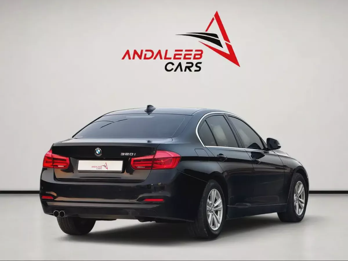 BMW 320i | 2.0L TURBO | 184 HP | GCC SPECS | 2017-4-4