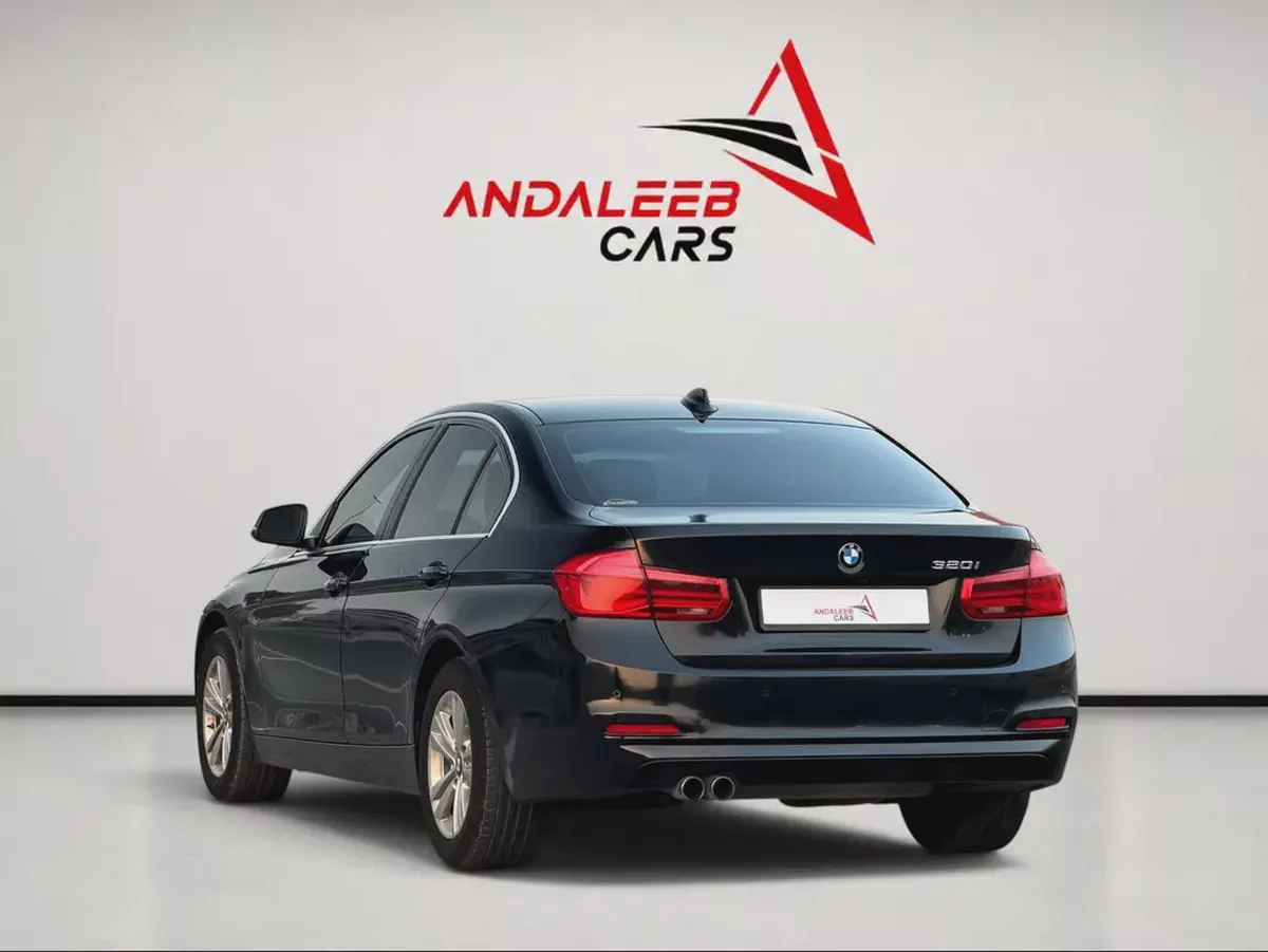 BMW 320i | 2.0L TURBO | 184 HP | GCC SPECS | 2017-6-6