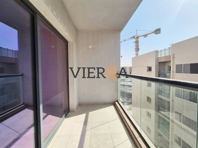Spacious Layout l Well Maintained l Prime Location-0