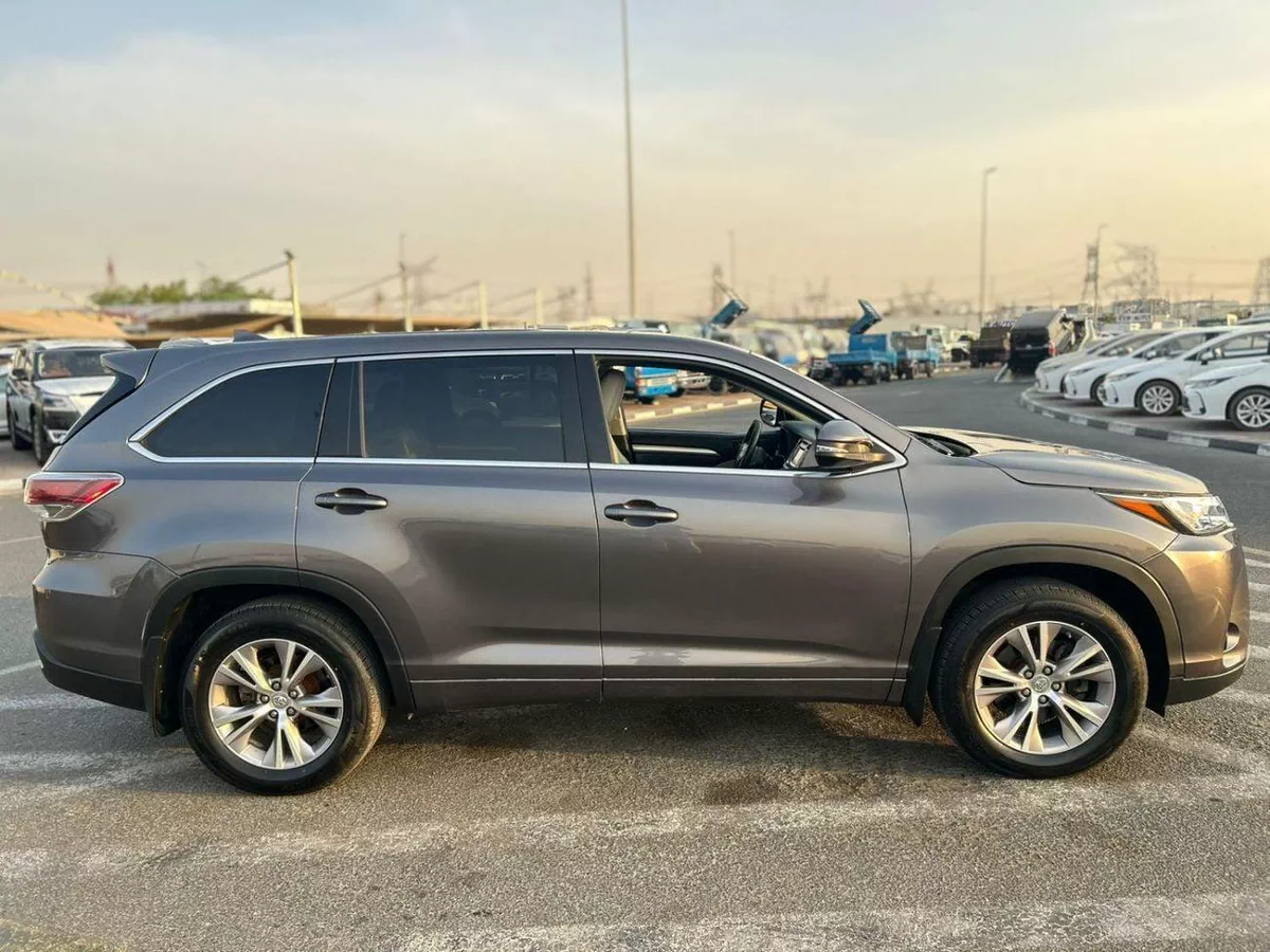 Toyota Highlander HYBRID 2014 Toyota Highlander 3.5L V6 - MidOption+ 7 Seater - Truck Auto - Electric Seat - Rear CAM-4-0