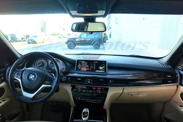 2014 BMW X5 XDrive50i (7 Seater / 2 keys available)
