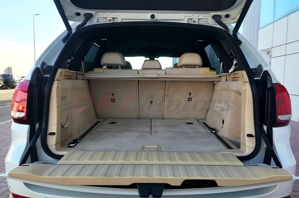 2014 BMW X5 XDrive50i (7 Seater / 2 keys available)