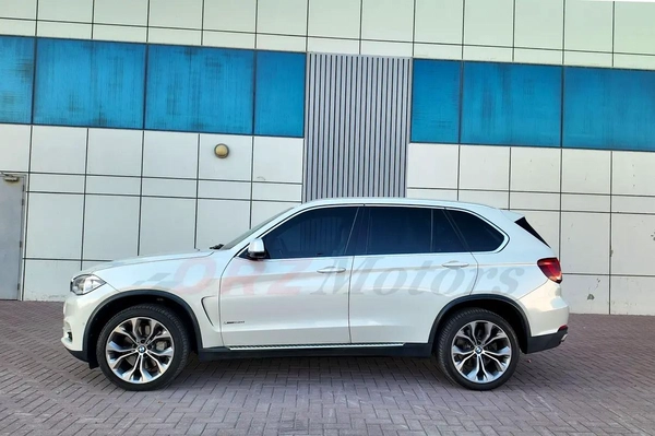 2014 BMW X5 XDrive50i (7 Seater / 2 keys available)