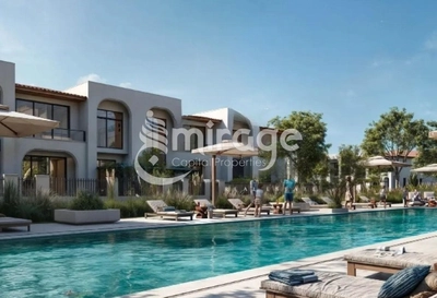 Luxury 4BR Townhouse | Elegant Amenities-4