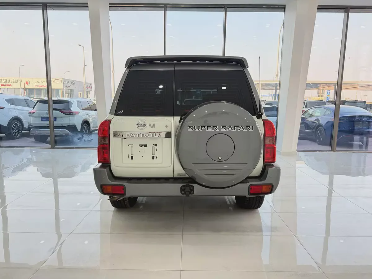 نيسان سوبر سفاري ابيض / زعفراني 2019 (خليجي)-4-4