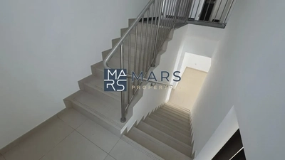 End Unit Villa With Study Room in Excellent Community-14