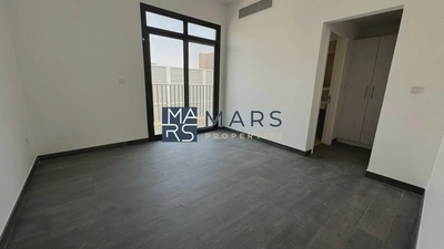 End Unit Villa With Study Room in Excellent Community-16