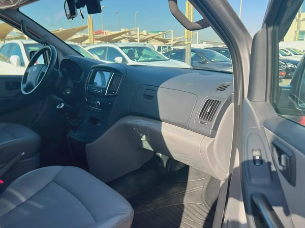 2021 Hyundai H1 | 5 Seats Van | Diesel | Manual | Ref#980
