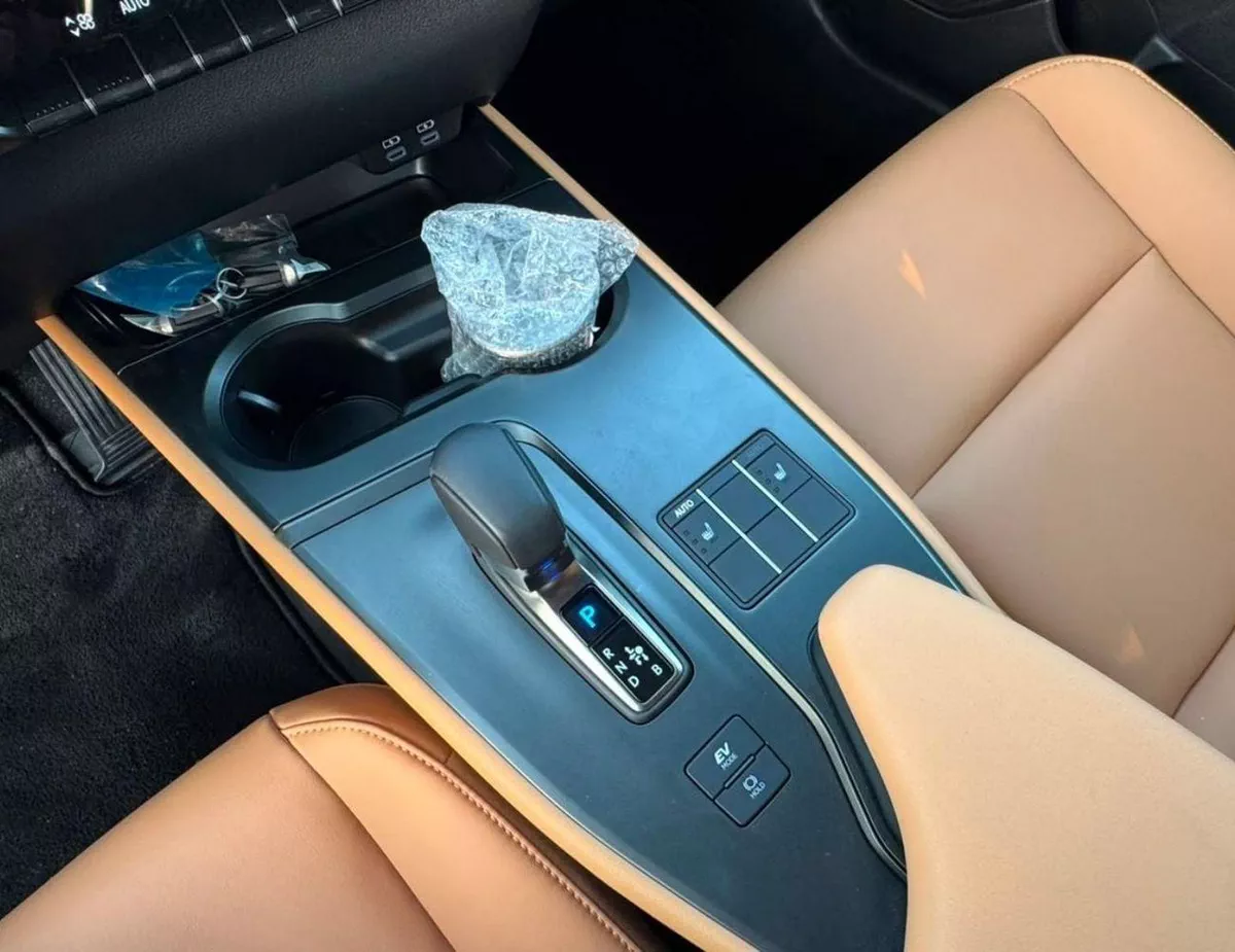 Lexus UX300h PRIME 2.0L HYBRID PRIME HYBRID || 2.0L V4 HYBRID | RADAR | LEATHER WITH PWR SEATS | SUNROOF | FR&RR CAMERA | FULL OPTI-23-0