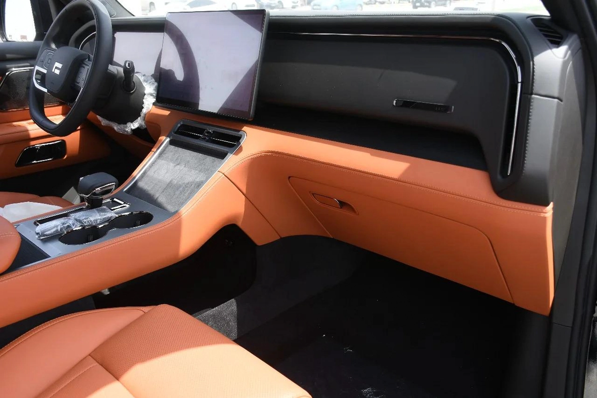 ROX 01 ( PHEV ) | VIP 6 SEATS AWD 2025 | BLACK LIKE-5-5
