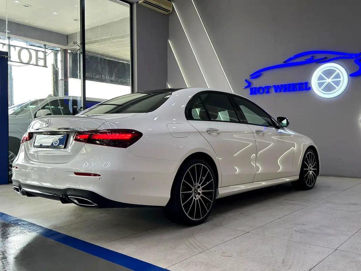 2023 - Mercedes-Benz E 300 GCC Specs - Pristine Condition-9-9