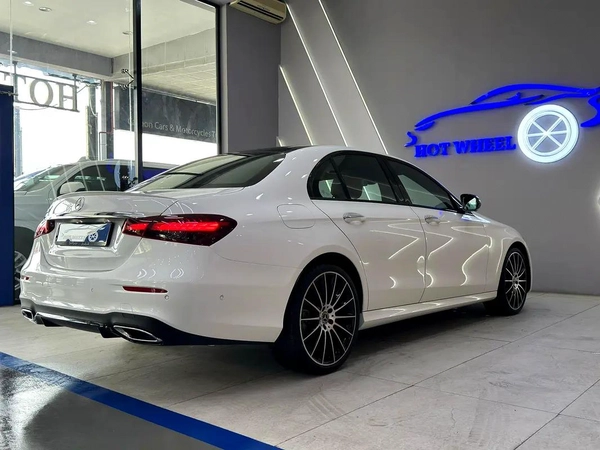 2023 - Mercedes-Benz E 300 GCC Specs - Pristine Condition