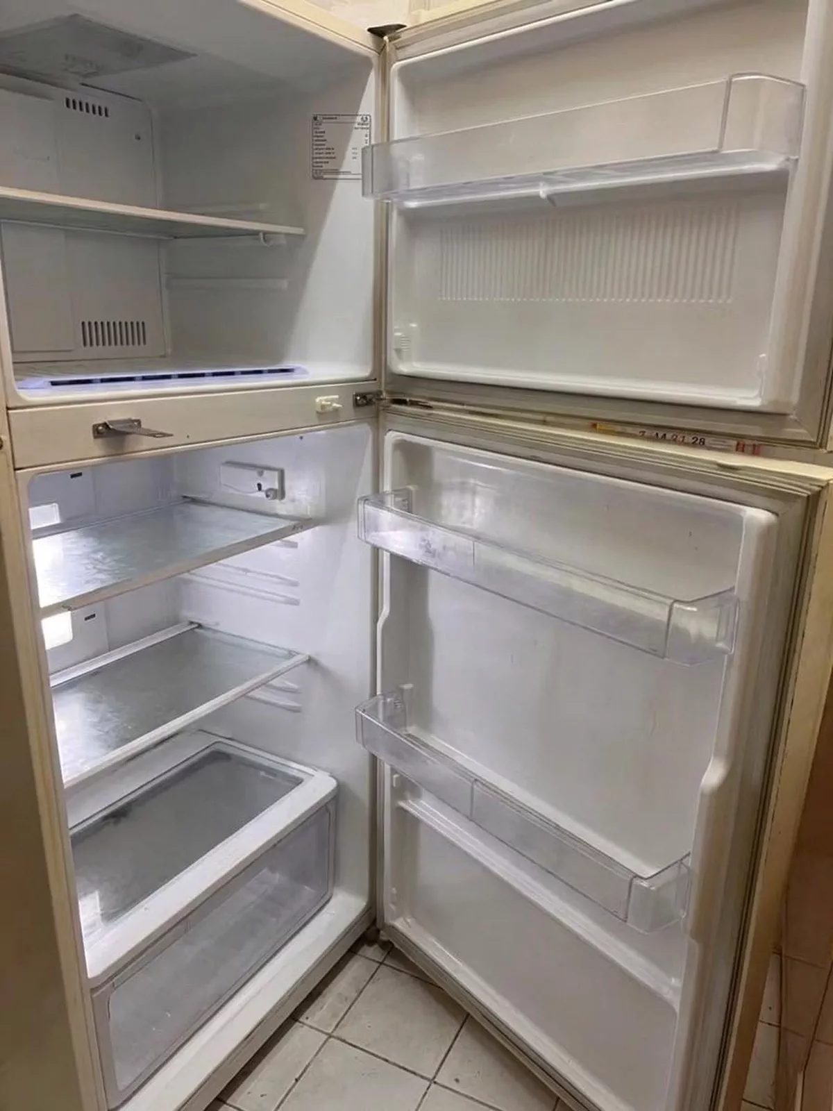 FREEZER REFRIGERATOR