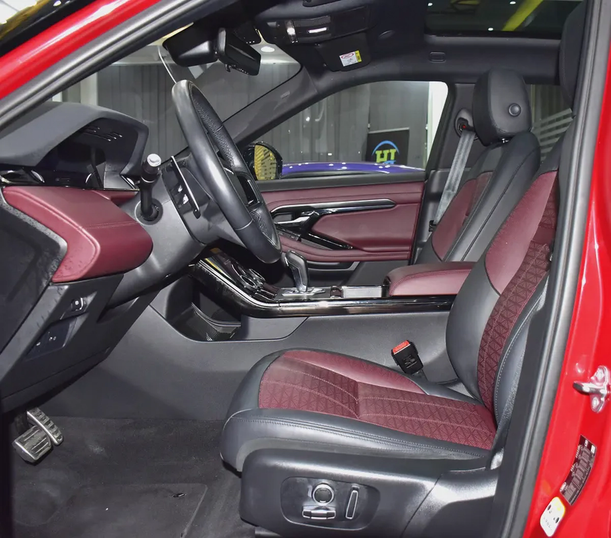 AED 1,963 EMi at 0% DP | Land Rover Range Rover Evoque R-Dynamic ( 2021 Model ) Red Color GCC Specs-9-9