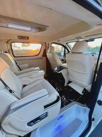 Toyota HiAce 2023 export only-10