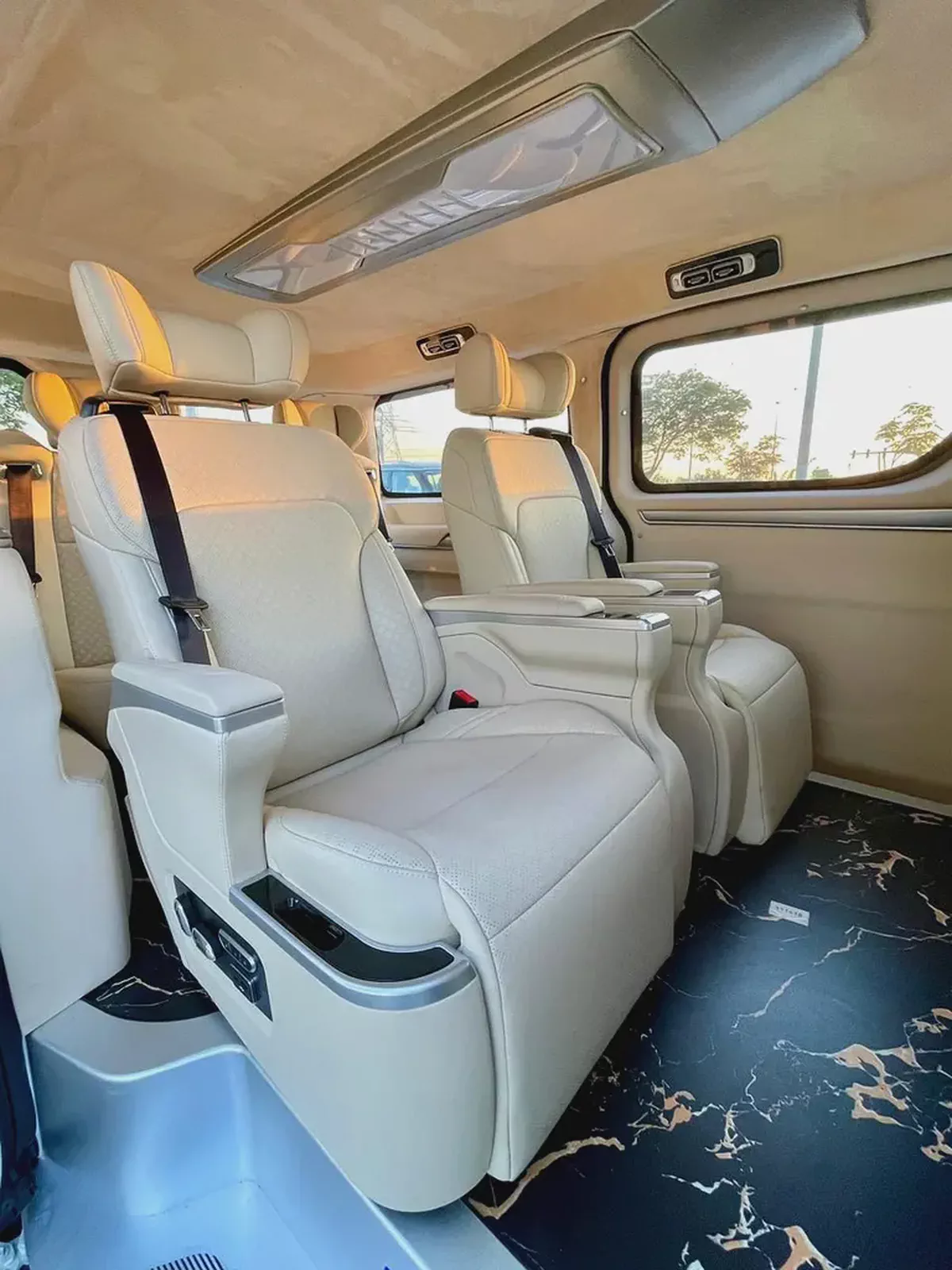 Toyota HiAce 2023 export only-7-7
