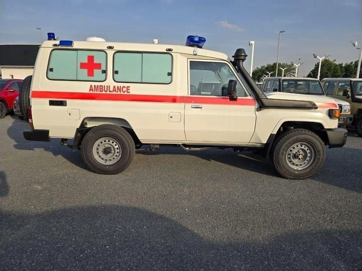 Toyota Land Cruiser 70 Toyota Land Cruiser LC78 Hardtop Ambulance 4.2L diesel V6 2024-1-1