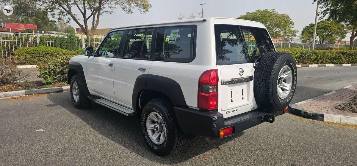 Nissan Patrol Safari GL 4.8L A/T (9 Seater)-6-6