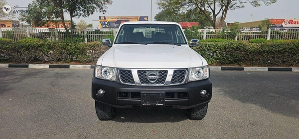 Nissan Patrol Safari GL 4.8L A/T (9 Seater)