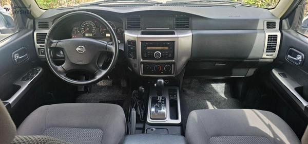 Nissan Patrol Safari GL 4.8L A/T (9 Seater)