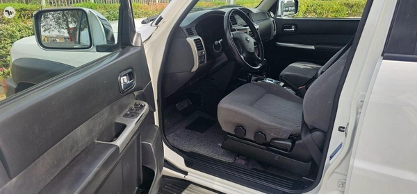 Nissan Patrol Safari GL 4.8L A/T (9 Seater)