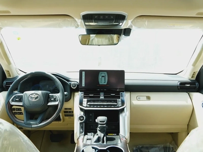 TOYOTA LAND CRUISER VX 3.5L GCC 7-SEATS BRAND NEW 0KM-6