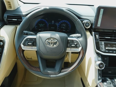 TOYOTA LAND CRUISER VX 3.5L GCC 7-SEATS BRAND NEW 0KM-7