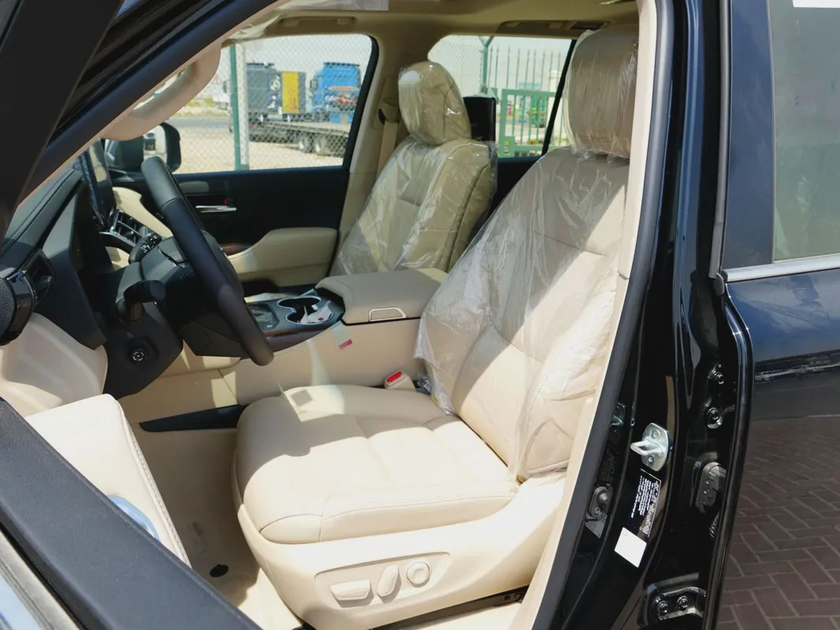 TOYOTA LAND CRUISER VX 3.5L GCC 7-SEATS BRAND NEW 0KM-13-13