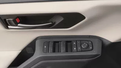 2026 Toyota Rav4 XLE 2.5L AT Hybrid (Gray-Beige)-9