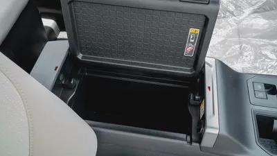 2026 Toyota Rav4 XLE 2.5L AT Hybrid (Gray-Beige)-15