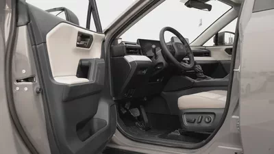 2026 Toyota Rav4 XLE 2.5L AT Hybrid (Gray-Beige)-8