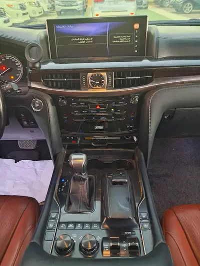 Lexus LX 570 Signature 2016 | GCC Specs | Pristine Condition-7