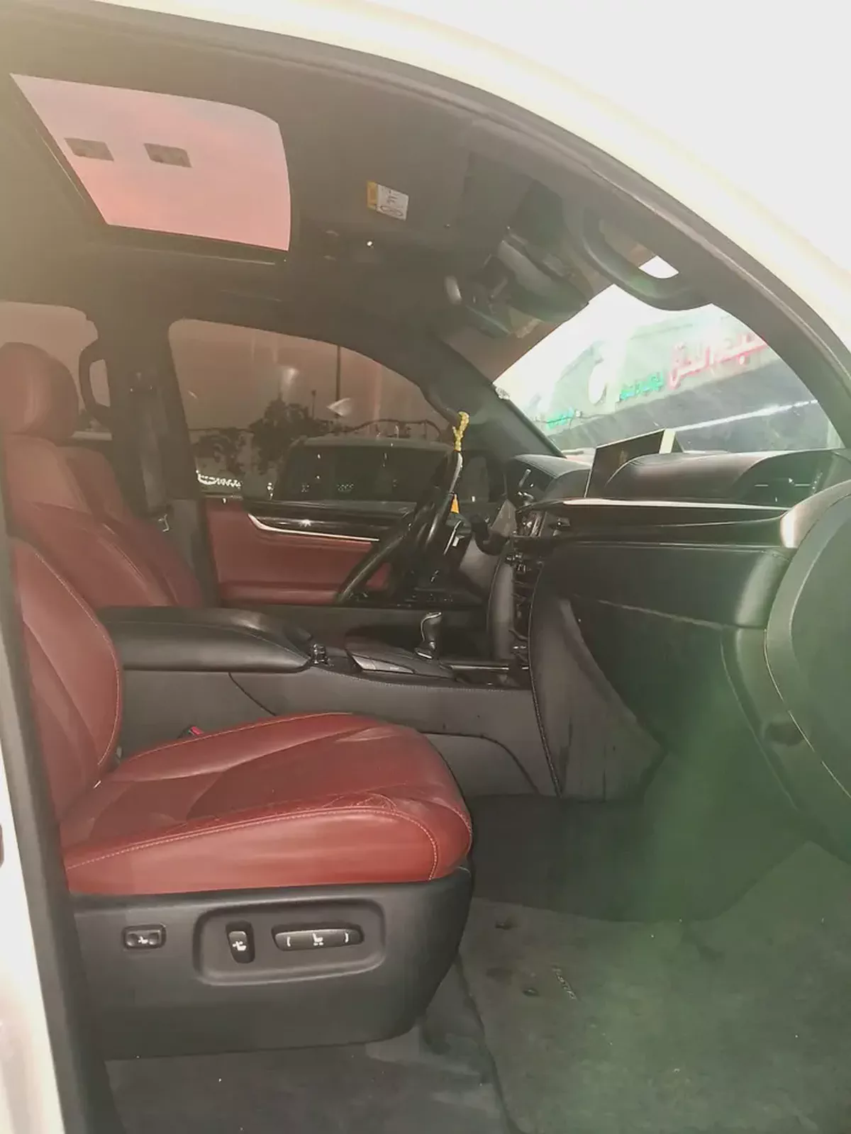 Lexus LX 570 Signature 2016 | GCC Specs | Pristine Condition-9-9