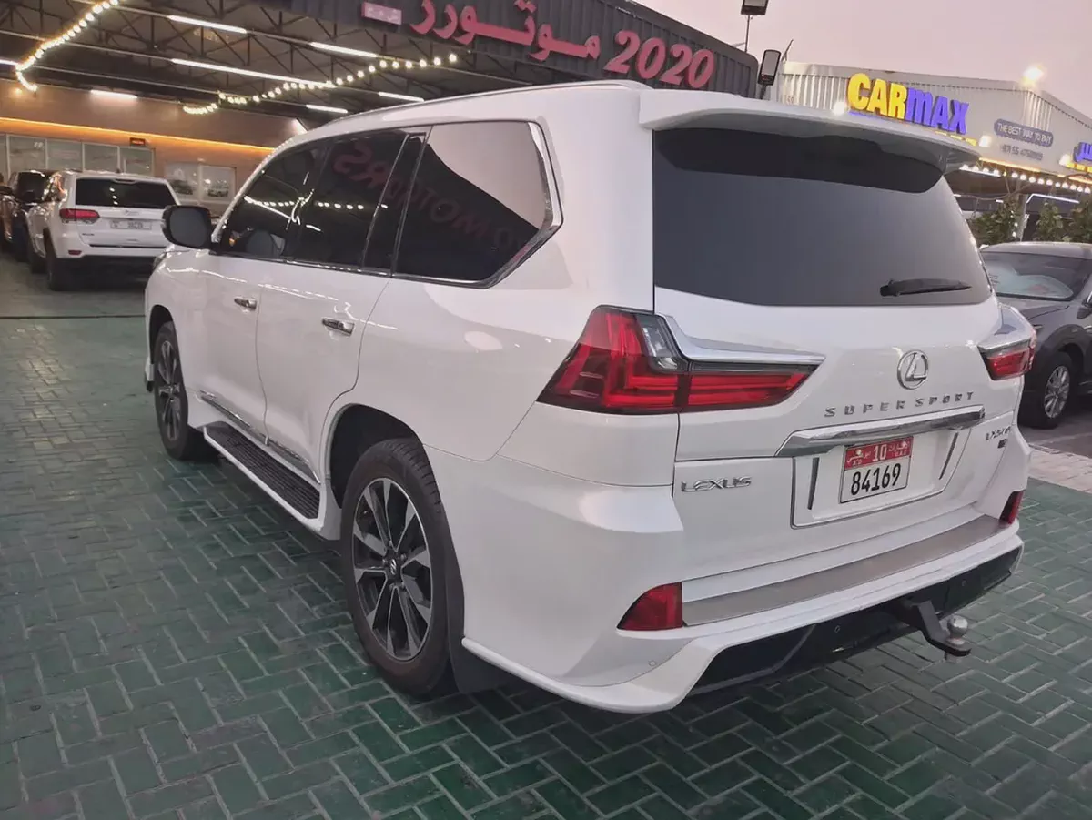 Lexus LX 570 Signature 2016 | GCC Specs | Pristine Condition-2-2