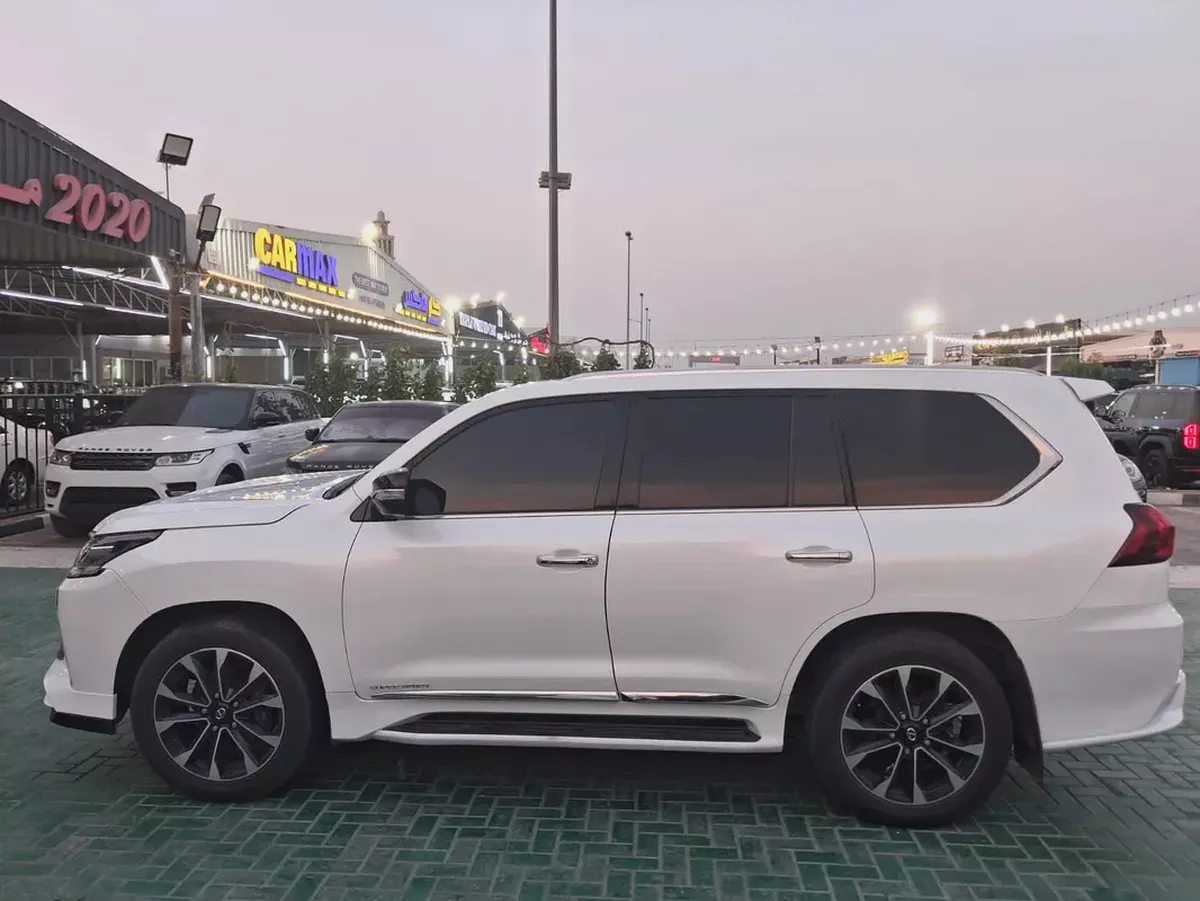 Lexus LX 570 Signature 2016 | GCC Specs | Pristine Condition-3-3