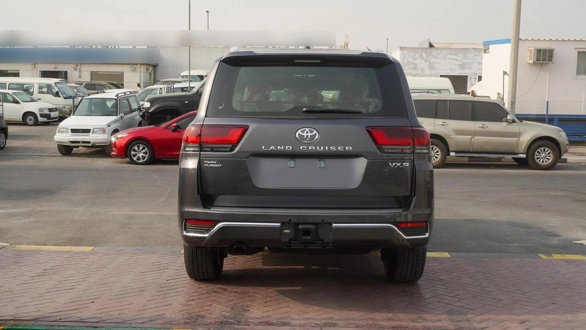 Toyota Land Cruiser VXR TWIN TURBO 3.5L V6