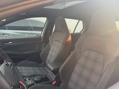 VOLKSWAGEN GOLF GTI - 2023 - GCC - FSH - UNFER WARRANTY - EXCELLENT CONDITION-8