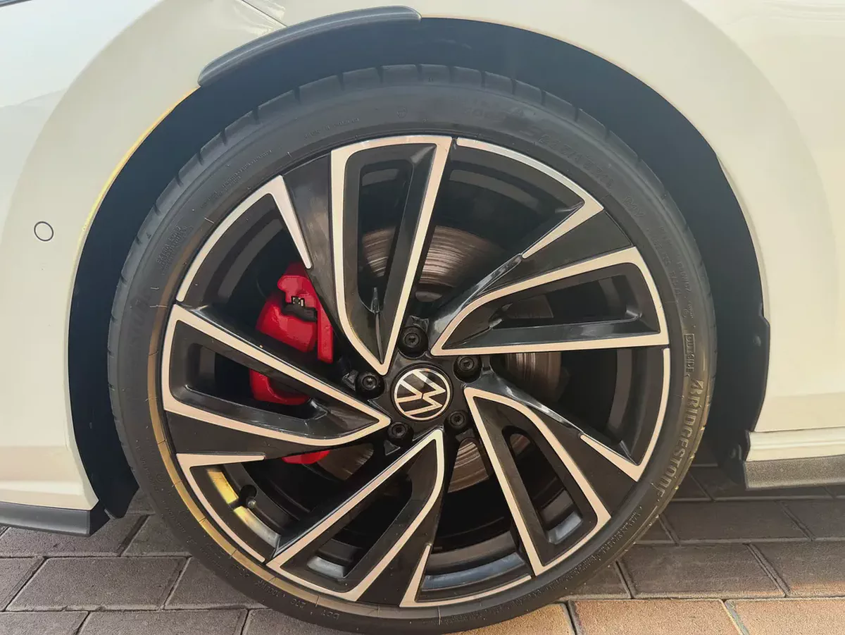 VOLKSWAGEN GOLF GTI - 2023 - GCC - FSH - UNFER WARRANTY - EXCELLENT CONDITION-10-10